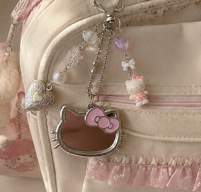 چارم اینه کیتی✨🎀