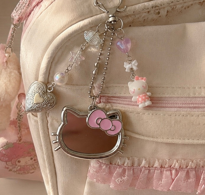 چارم اینه کیتی✨🎀
